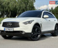 Белый Инфинити QX70, объемом двигателя 3.7 л и пробегом 137 тыс. км за 21000 $, фото 7 на Automoto.ua
