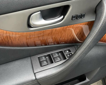 Белый Инфинити QX70, объемом двигателя 2.99 л и пробегом 128 тыс. км за 19800 $, фото 128 на Automoto.ua