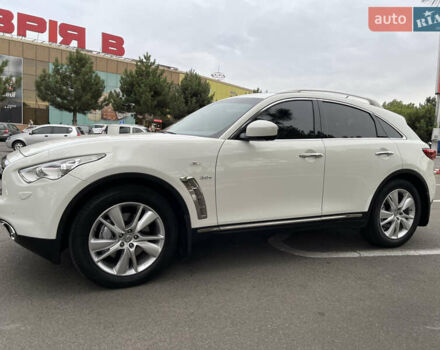 Белый Инфинити QX70, объемом двигателя 2.99 л и пробегом 128 тыс. км за 19800 $, фото 61 на Automoto.ua