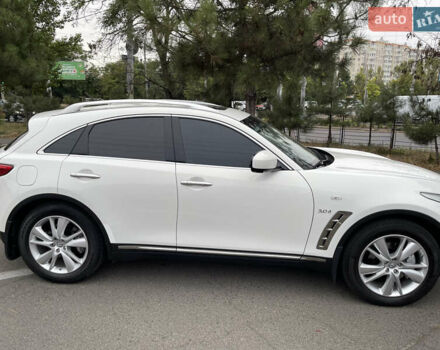 Белый Инфинити QX70, объемом двигателя 2.99 л и пробегом 128 тыс. км за 19800 $, фото 53 на Automoto.ua