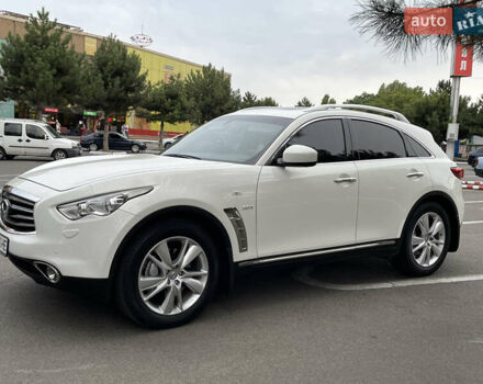 Белый Инфинити QX70, объемом двигателя 2.99 л и пробегом 128 тыс. км за 19800 $, фото 54 на Automoto.ua