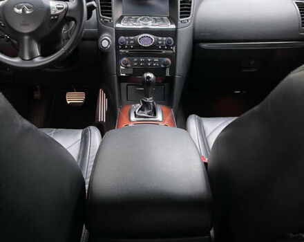 Белый Инфинити QX70, объемом двигателя 2.99 л и пробегом 128 тыс. км за 19800 $, фото 120 на Automoto.ua