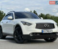 Белый Инфинити QX70, объемом двигателя 3.7 л и пробегом 137 тыс. км за 21000 $, фото 1 на Automoto.ua
