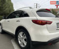 Белый Инфинити QX70, объемом двигателя 2.99 л и пробегом 128 тыс. км за 19800 $, фото 12 на Automoto.ua