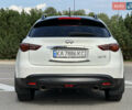 Белый Инфинити QX70, объемом двигателя 3.7 л и пробегом 137 тыс. км за 21000 $, фото 11 на Automoto.ua