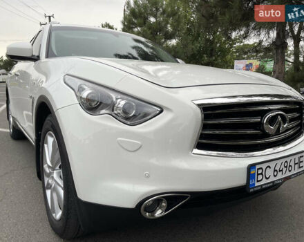 Белый Инфинити QX70, объемом двигателя 2.99 л и пробегом 128 тыс. км за 19800 $, фото 88 на Automoto.ua