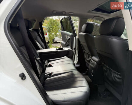 Белый Инфинити QX70, объемом двигателя 3.7 л и пробегом 180 тыс. км за 21777 $, фото 25 на Automoto.ua