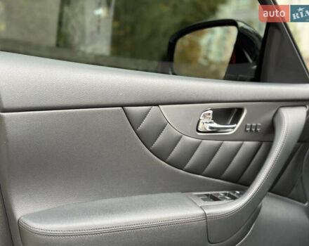 Белый Инфинити QX70, объемом двигателя 3.7 л и пробегом 180 тыс. км за 21777 $, фото 10 на Automoto.ua