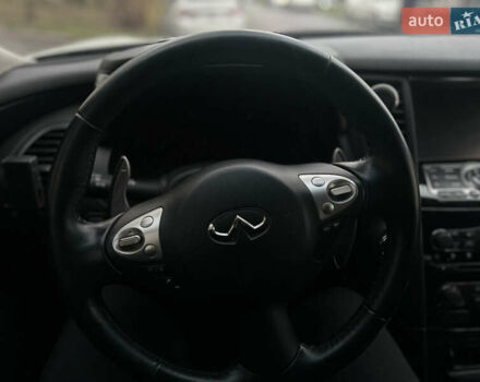 Белый Инфинити QX70, объемом двигателя 3.7 л и пробегом 55 тыс. км за 23500 $, фото 10 на Automoto.ua