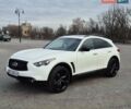 Белый Инфинити QX70, объемом двигателя 3.7 л и пробегом 99 тыс. км за 21900 $, фото 1 на Automoto.ua