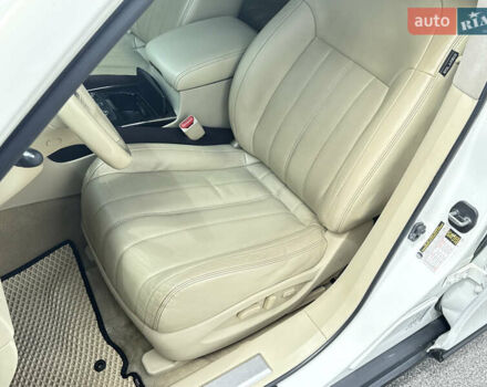 Белый Инфинити QX70, объемом двигателя 3.7 л и пробегом 200 тыс. км за 16800 $, фото 20 на Automoto.ua