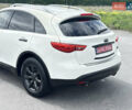 Белый Инфинити QX70, объемом двигателя 3.7 л и пробегом 200 тыс. км за 16800 $, фото 11 на Automoto.ua