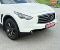 Белый Инфинити QX70, объемом двигателя 3.7 л и пробегом 200 тыс. км за 16800 $, фото 1 на Automoto.ua