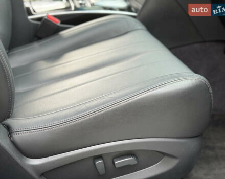 Белый Инфинити QX70, объемом двигателя 3.7 л и пробегом 180 тыс. км за 21777 $, фото 17 на Automoto.ua