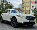 Белый Инфинити QX70, объемом двигателя 3.7 л и пробегом 180 тыс. км за 21777 $, фото 2 на Automoto.ua