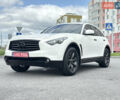 Белый Инфинити QX70, объемом двигателя 3.7 л и пробегом 200 тыс. км за 16800 $, фото 3 на Automoto.ua