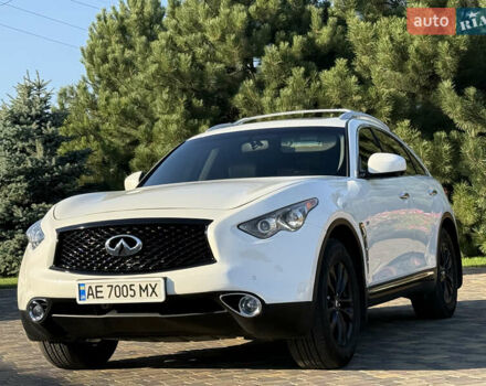 Белый Инфинити QX70, объемом двигателя 3.7 л и пробегом 66 тыс. км за 19800 $, фото 25 на Automoto.ua