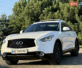 Белый Инфинити QX70, объемом двигателя 3.7 л и пробегом 66 тыс. км за 19800 $, фото 25 на Automoto.ua