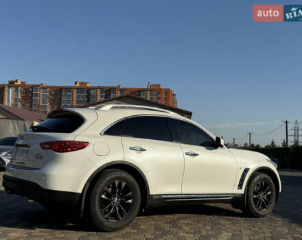 Белый Инфинити QX70, объемом двигателя 3.7 л и пробегом 66 тыс. км за 19800 $, фото 6 на Automoto.ua