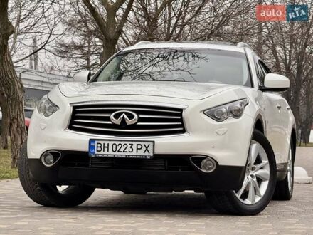 Білий Інфініті QX70, об'ємом двигуна 2.99 л та пробігом 205 тис. км за 17999 $, фото 1 на Automoto.ua