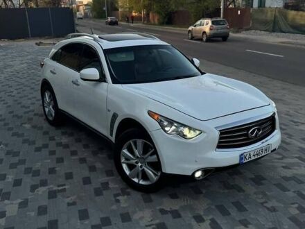 Белый Инфинити QX70, объемом двигателя 3.7 л и пробегом 240 тыс. км за 15599 $, фото 1 на Automoto.ua