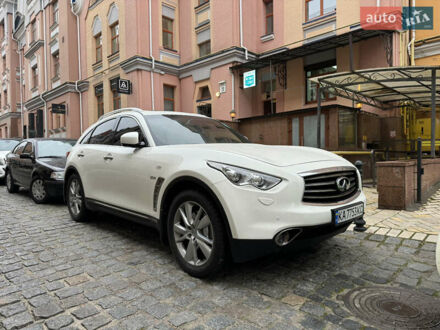 Інфініті QX70 2013 у Києві на Automoto.ua Білий Інфініті QX70, об'ємом двигуна 2.99 л та пробігом 155 тис. км за 19000 $, фото 1 на Automoto.ua