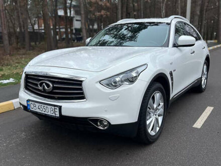 Белый Инфинити QX70, объемом двигателя 3 л и пробегом 179 тыс. км за 21000 $, фото 1 на Automoto.ua