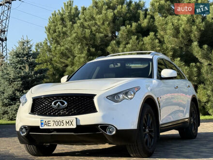 Білий Інфініті QX70, об'ємом двигуна 3.7 л та пробігом 74 тис. км за 19900 $, фото 1 на Automoto.ua
