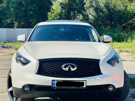 Інфініті QX70 2017 у Дніпро (Дніпропетровську) на Automoto.ua Білий Інфініті QX70, об'ємом двигуна 3.7 л та пробігом 155 тис. км за 23500 $, фото 1 на Automoto.ua