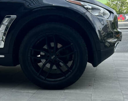 Черный Инфинити QX70, объемом двигателя 3.7 л и пробегом 170 тыс. км за 16500 $, фото 19 на Automoto.ua