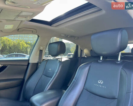 Черный Инфинити QX70, объемом двигателя 5 л и пробегом 171 тыс. км за 18900 $, фото 30 на Automoto.ua