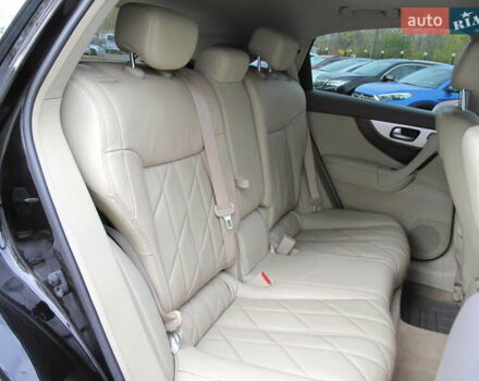 Черный Инфинити QX70, объемом двигателя 3.7 л и пробегом 235 тыс. км за 17300 $, фото 71 на Automoto.ua