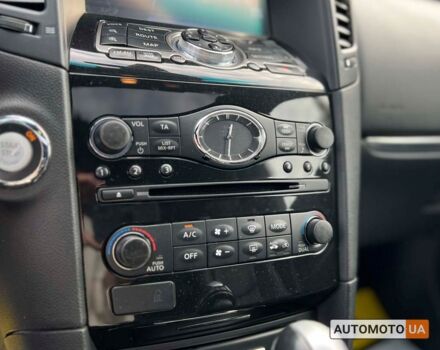 Чорний Інфініті QX70, об'ємом двигуна 3 л та пробігом 165 тис. км за 18500 $, фото 22 на Automoto.ua