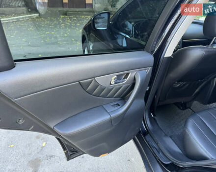 Черный Инфинити QX70, объемом двигателя 3.7 л и пробегом 185 тыс. км за 17999 $, фото 20 на Automoto.ua