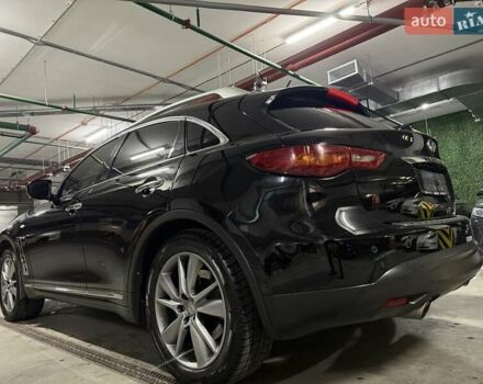 Черный Инфинити QX70, объемом двигателя 3.7 л и пробегом 151 тыс. км за 19700 $, фото 8 на Automoto.ua