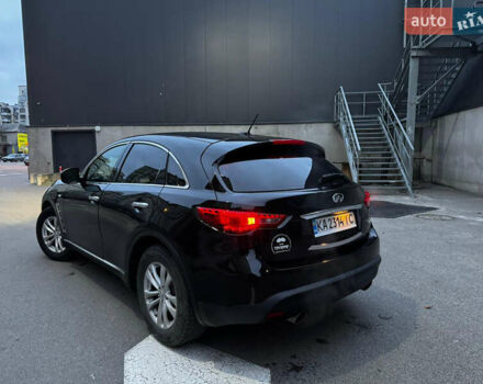 Черный Инфинити QX70, объемом двигателя 3.7 л и пробегом 230 тыс. км за 16500 $, фото 18 на Automoto.ua