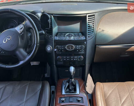 Чорний Інфініті QX70, об'ємом двигуна 2.99 л та пробігом 173 тис. км за 18000 $, фото 9 на Automoto.ua