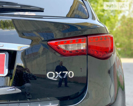 Чорний Інфініті QX70, об'ємом двигуна 3.7 л та пробігом 151 тис. км за 19290 $, фото 11 на Automoto.ua