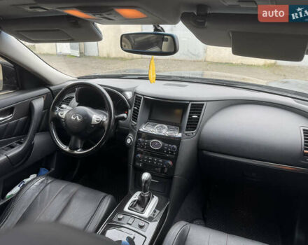 Черный Инфинити QX70, объемом двигателя 3.7 л и пробегом 185 тыс. км за 17700 $, фото 18 на Automoto.ua