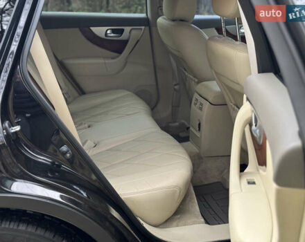 Черный Инфинити QX70, объемом двигателя 2.99 л и пробегом 154 тыс. км за 18700 $, фото 18 на Automoto.ua