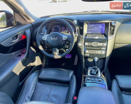 Черный Инфинити QX70, объемом двигателя 5 л и пробегом 171 тыс. км за 18900 $, фото 42 на Automoto.ua
