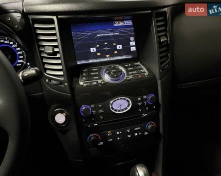 Черный Инфинити QX70, объемом двигателя 3.7 л и пробегом 151 тыс. км за 19700 $, фото 39 на Automoto.ua