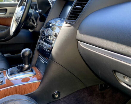 Черный Инфинити QX70, объемом двигателя 2.99 л и пробегом 175 тыс. км за 17900 $, фото 8 на Automoto.ua