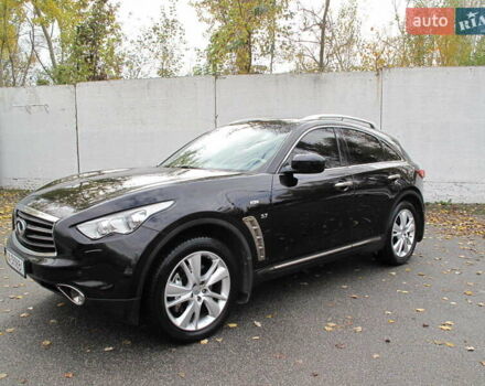 Черный Инфинити QX70, объемом двигателя 3.7 л и пробегом 235 тыс. км за 17300 $, фото 2 на Automoto.ua