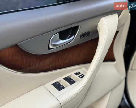 Черный Инфинити QX70, объемом двигателя 2.99 л и пробегом 154 тыс. км за 18700 $, фото 27 на Automoto.ua