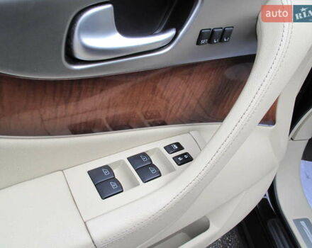 Черный Инфинити QX70, объемом двигателя 3.7 л и пробегом 235 тыс. км за 17300 $, фото 25 на Automoto.ua