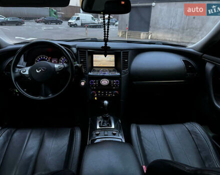 Черный Инфинити QX70, объемом двигателя 3.7 л и пробегом 230 тыс. км за 16500 $, фото 27 на Automoto.ua