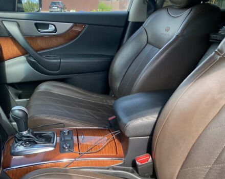 Чорний Інфініті QX70, об'ємом двигуна 2.99 л та пробігом 173 тис. км за 18000 $, фото 18 на Automoto.ua