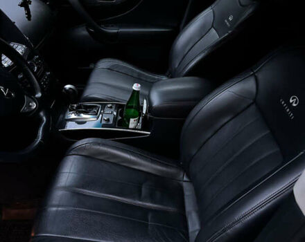 Черный Инфинити QX70, объемом двигателя 3.7 л и пробегом 230 тыс. км за 16500 $, фото 32 на Automoto.ua