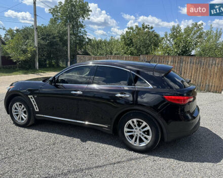 Черный Инфинити QX70, объемом двигателя 3.7 л и пробегом 185 тыс. км за 18999 $, фото 3 на Automoto.ua